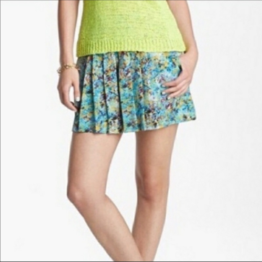 WAYF pleated side zip‎ watercolor confetti shorts sz L